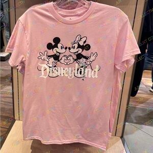 NWT Disneyland Mickey & Minnie Valentine’s Love Heart Pink Graphic Shirt